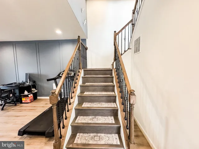 $3,600 | 42462 Dogwood Glen Square, Sterling, VA 20166