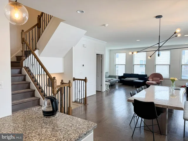 $3,600 | 42462 Dogwood Glen Square, Sterling, VA 20166