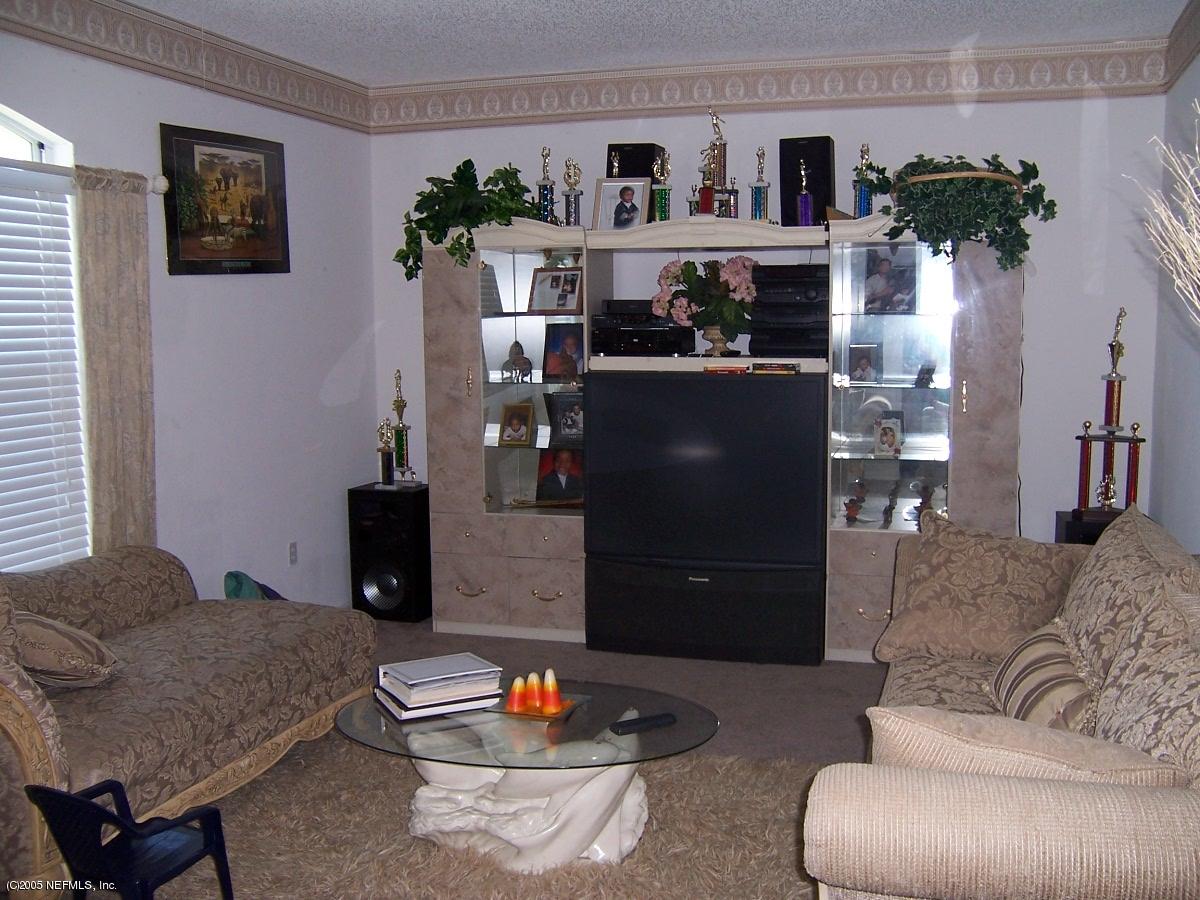 111 Reeding Ridge Drive West Jacksonville, FL 32225 - Photo 2 of 7 Family room