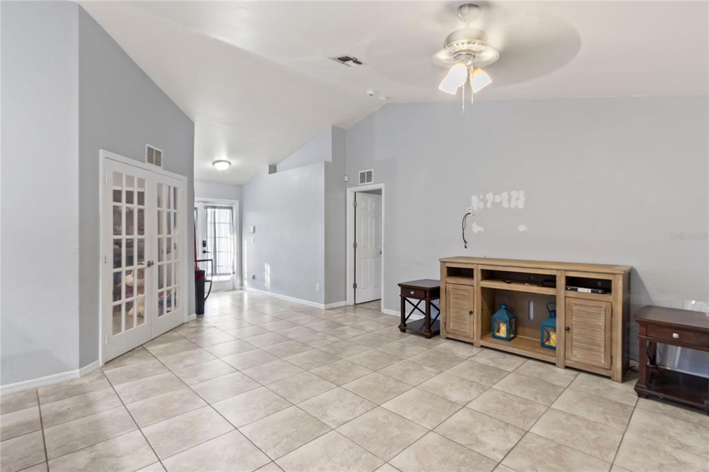 2710 25th Street Southwest Lehigh Acres, FL 33976 - Photo 12 of 36