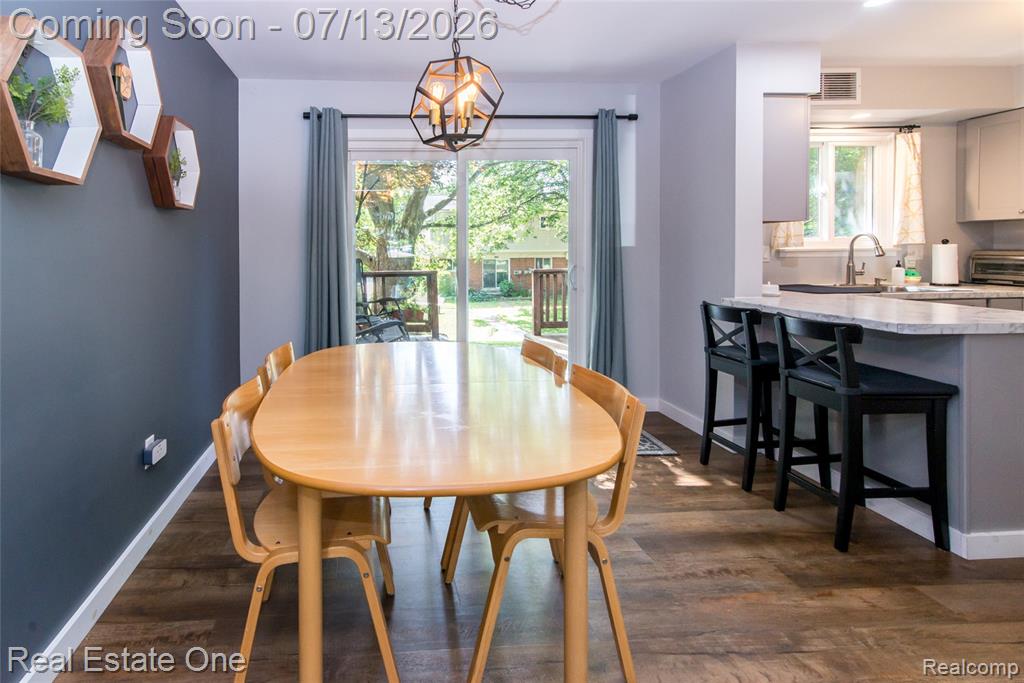 3323 Williamsburg Road Ann Arbor, MI 48108 - Photo 6 of 29