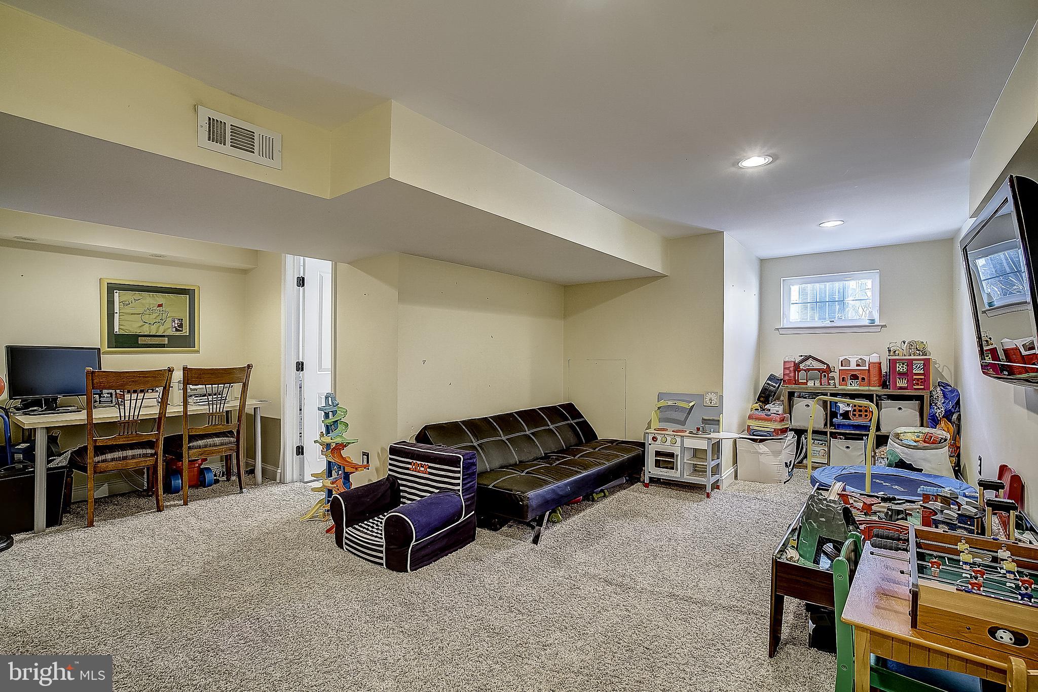 406 Crest Road Oreland, PA 19075 - Photo 29 of 36 Gallery Image 29
