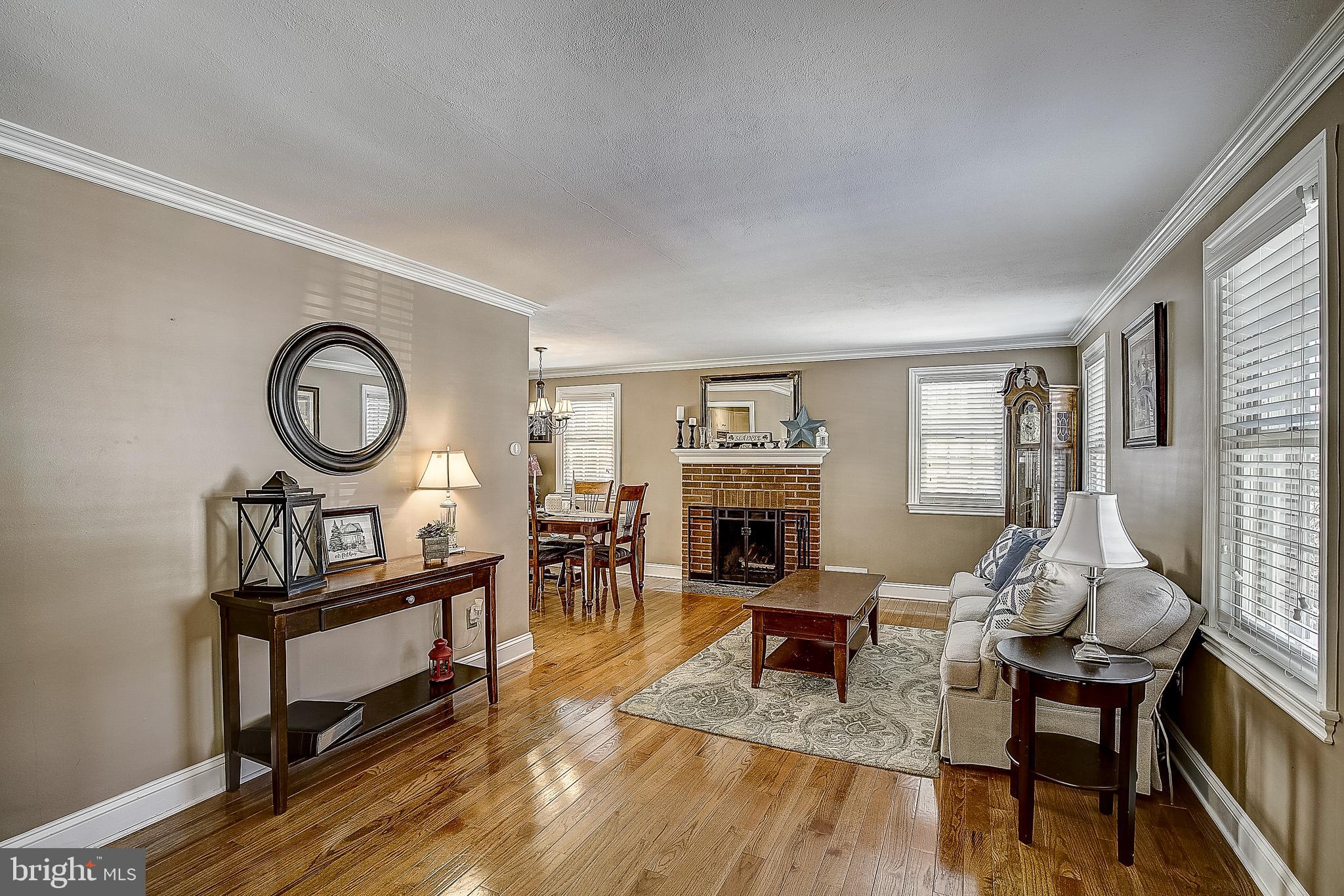 406 Crest Road Oreland, PA 19075 - Photo 5 of 36 Gallery Image 5
