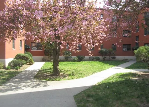 $259,000 | 141-33 78th Avenue, Unit 2C | Kew Gardens Hills