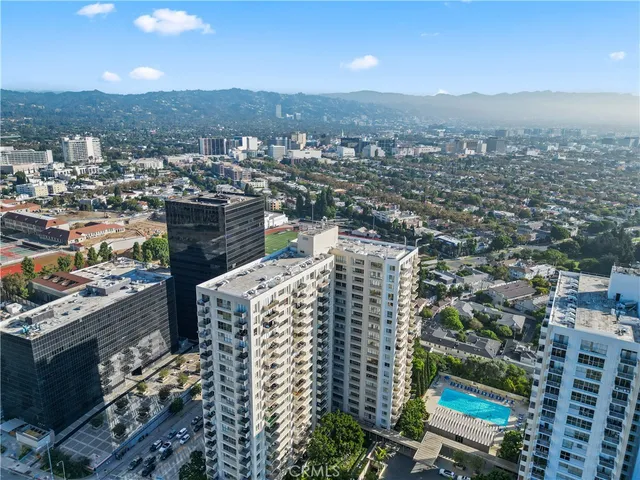 $1,070,000 | 2160 Century Park East, Unit 902, Los Angeles, CA 90067