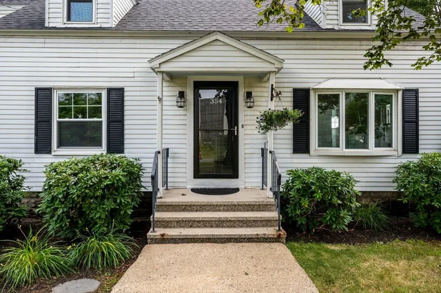 $745,000 | 354 Dover Point Road, Dover, NH 03820