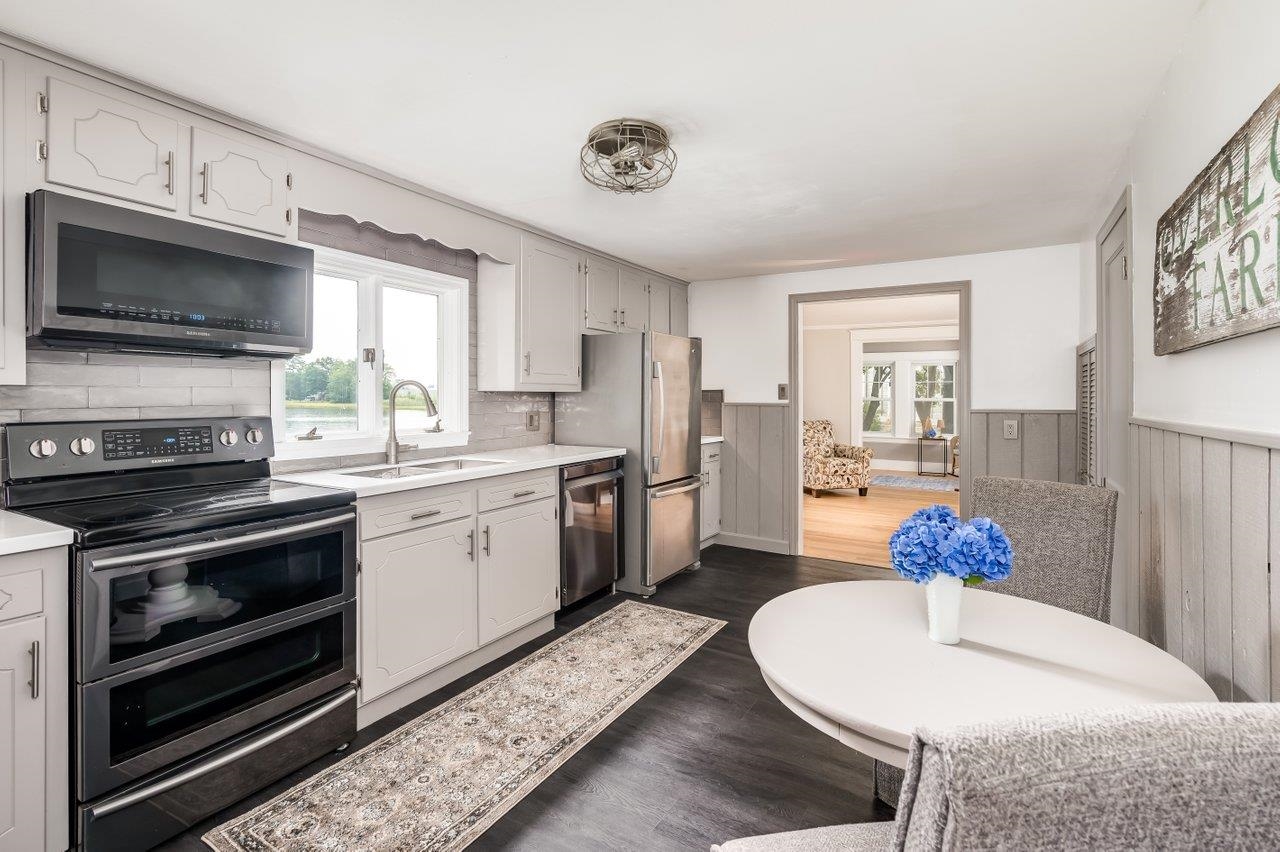 354 Dover Point Road Dover, NH 03820 - Photo 4 of 52