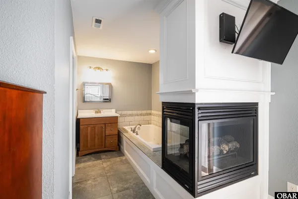 $3,949,000 | 991 Lighthouse Drive, Corolla, NC 27927