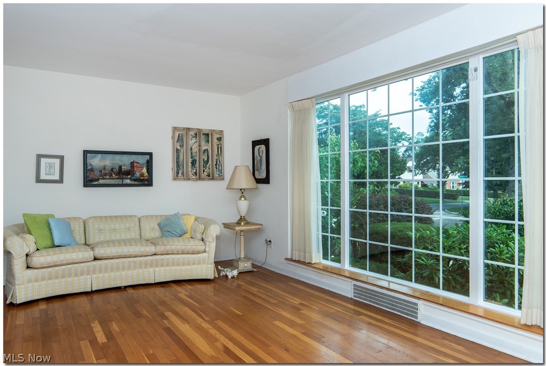2334 Charney Road Cleveland, OH 44118 - Photo 10 of 35 Gallery Image 10