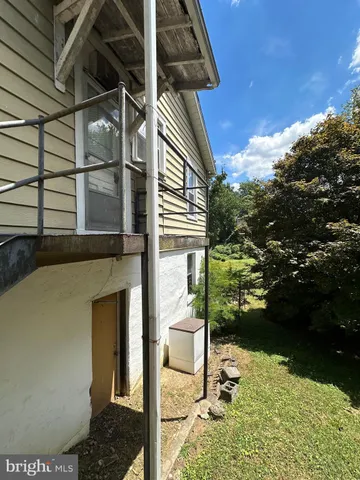 a house view with a outdoor space
