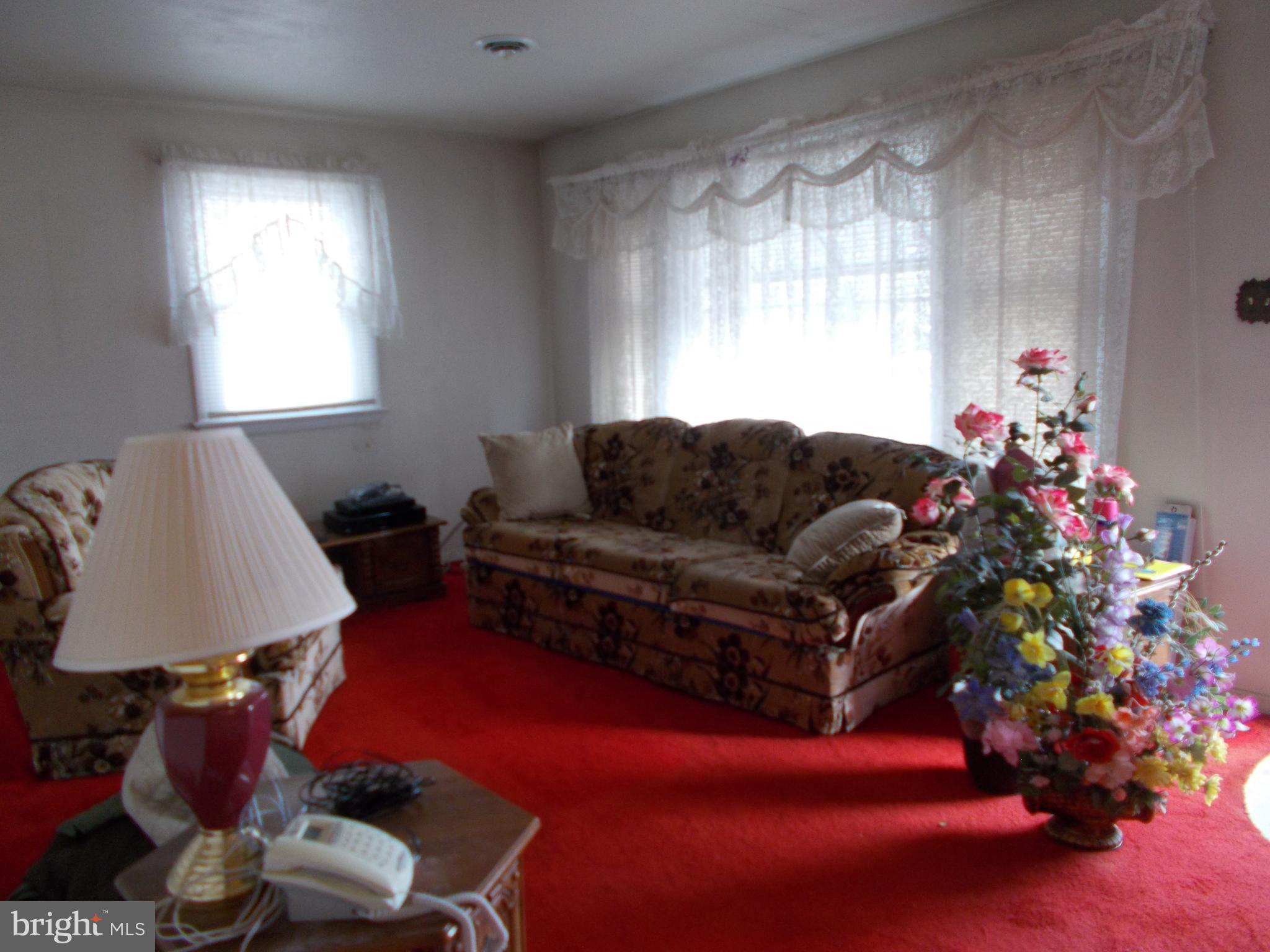 37 Nottingham Road Hagerstown, MD 21740 - Photo 11 of 22 Living Room