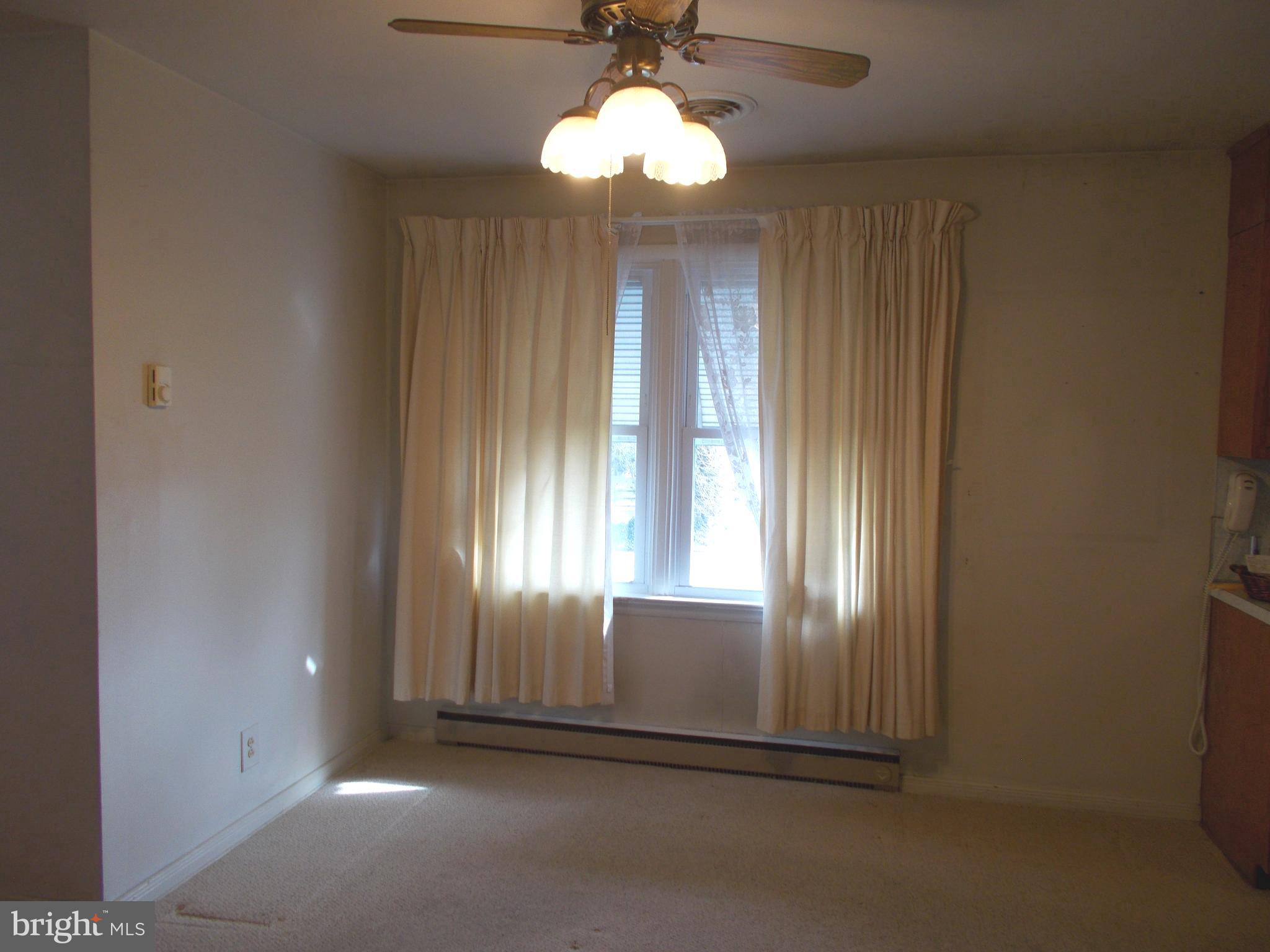 37 Nottingham Road Hagerstown, MD 21740 - Photo 12 of 22 Dining room