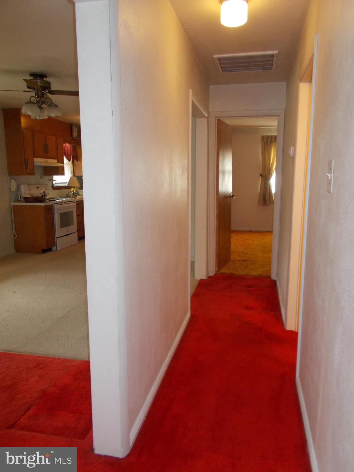 37 Nottingham Road Hagerstown, MD 21740 - Photo 16 of 22 Hallway