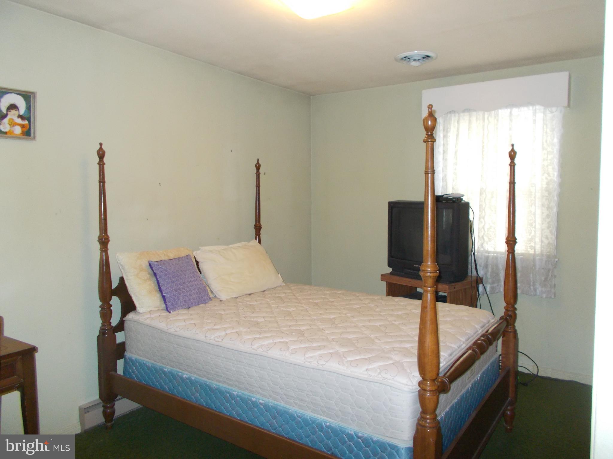 37 Nottingham Road Hagerstown, MD 21740 - Photo 20 of 22 Master Bedroom