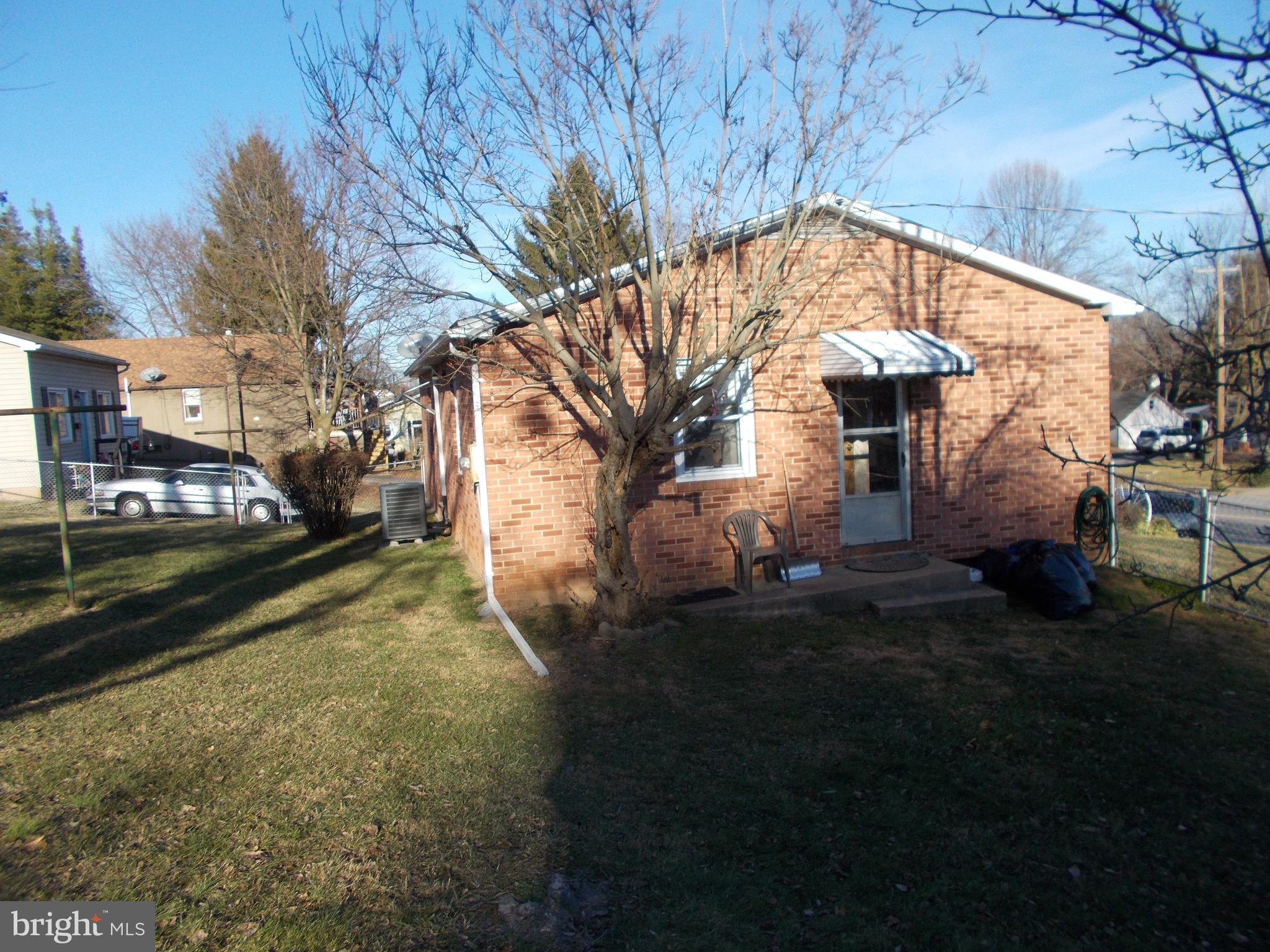 37 Nottingham Road Hagerstown, MD 21740 - Photo 7 of 22 Side and back