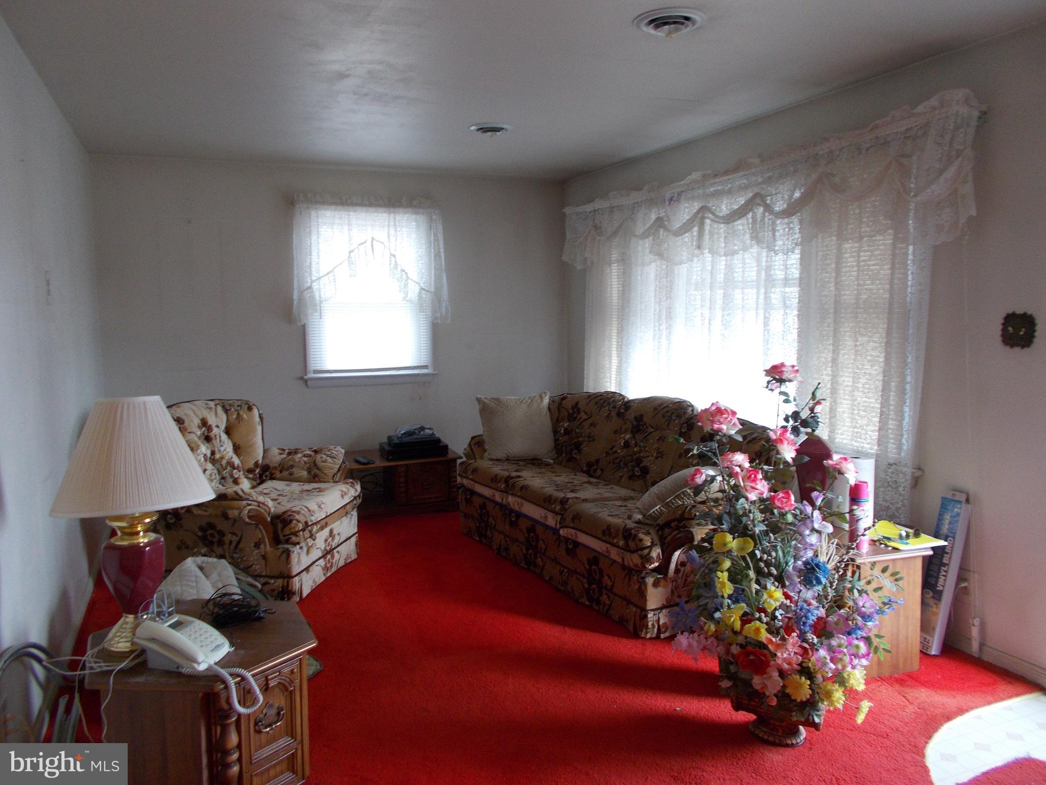 37 Nottingham Road Hagerstown, MD 21740 - Photo 9 of 22 Living Room