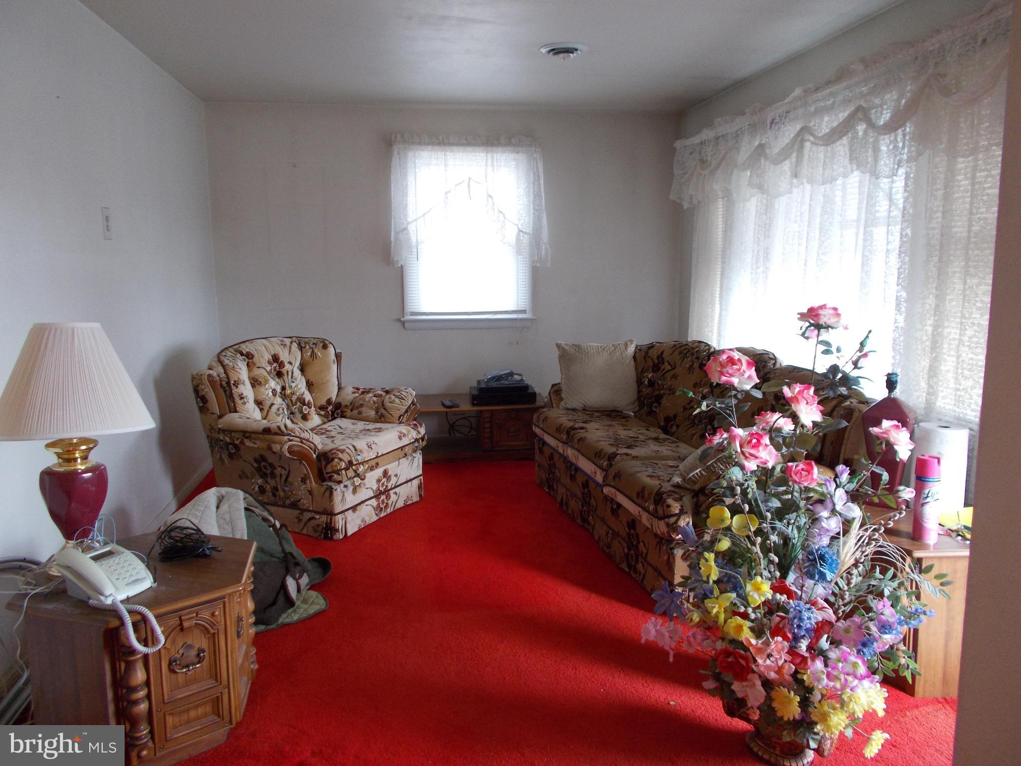 37 Nottingham Road Hagerstown, MD 21740 - Photo 10 of 22 Living Room