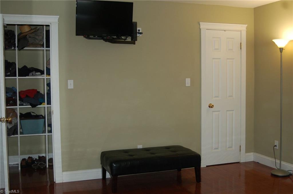 2993 Dillon Road Jamestown, NC 27282 - Photo 14 of 25 Gallery Image 14