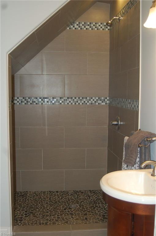 2993 Dillon Road Jamestown, NC 27282 - Photo 19 of 25 Gallery Image 19