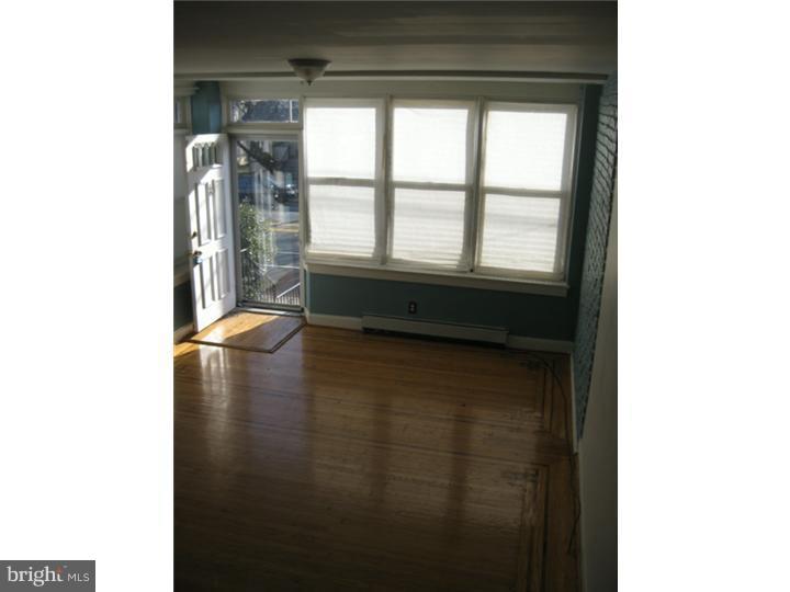 7550 Verree Road Philadelphia, PA 19111 - Photo 4 of 25 Living Room