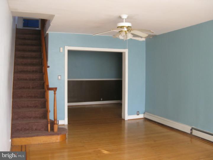 7550 Verree Road Philadelphia, PA 19111 - Photo 6 of 25 Living Room