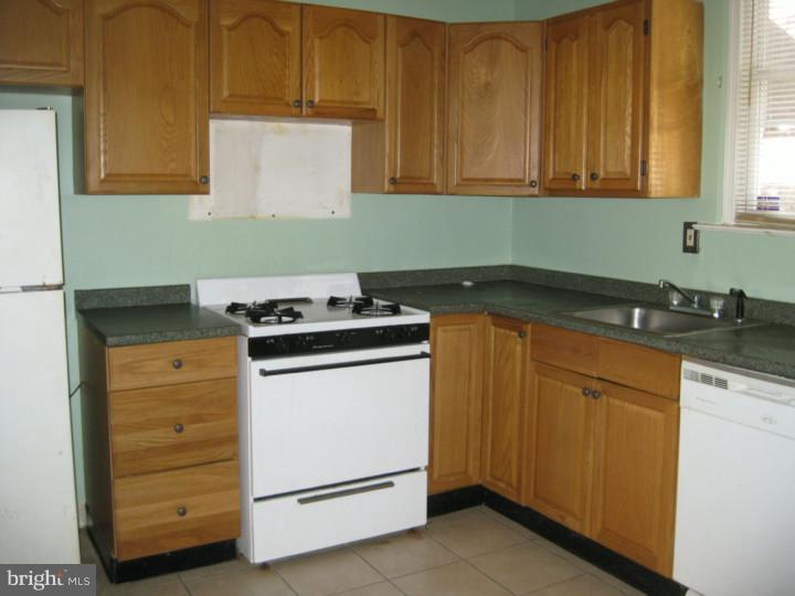 7550 Verree Road Philadelphia, PA 19111 - Photo 8 of 25 Kitchen