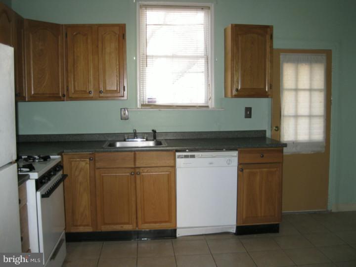 7550 Verree Road Philadelphia, PA 19111 - Photo 10 of 25 Kitchen