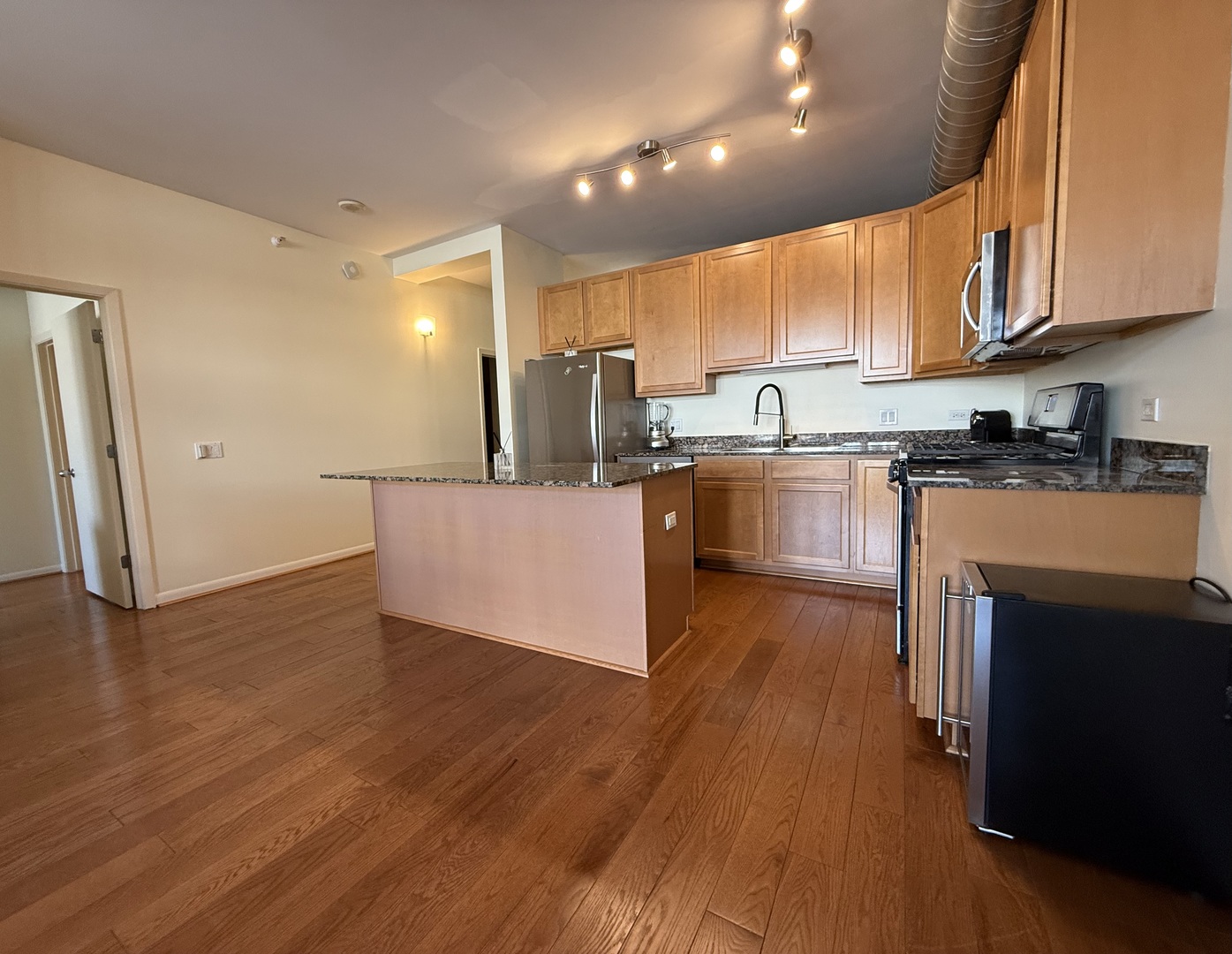 1200 West Monroe Street, Unit 502 Chicago, IL 60607 - Photo 8 of 15