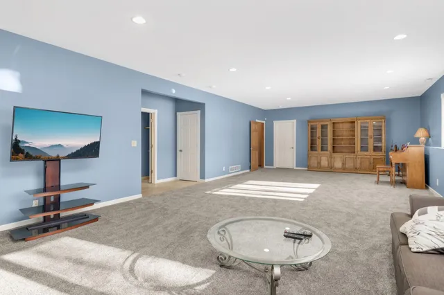 $715,000 | 18481 98th Place North, Maple Grove, MN 55311