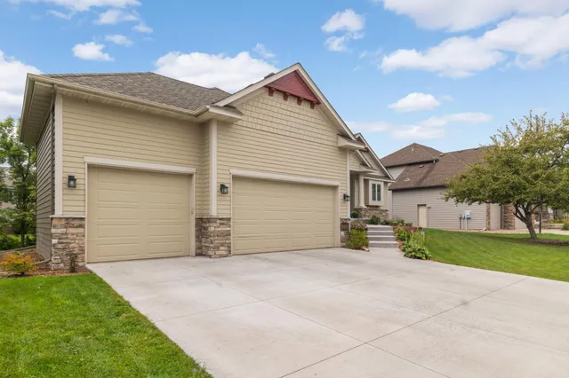 $715,000 | 18481 98th Place North, Maple Grove, MN 55311