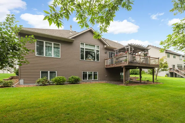 $715,000 | 18481 98th Place North, Maple Grove, MN 55311