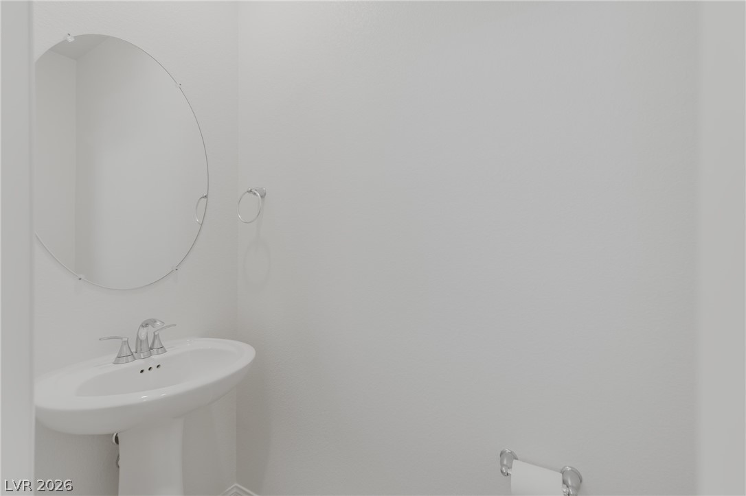 3765 Osiris Avenue Henderson, NV 89044 - Photo 32 of 40 View of bathroom