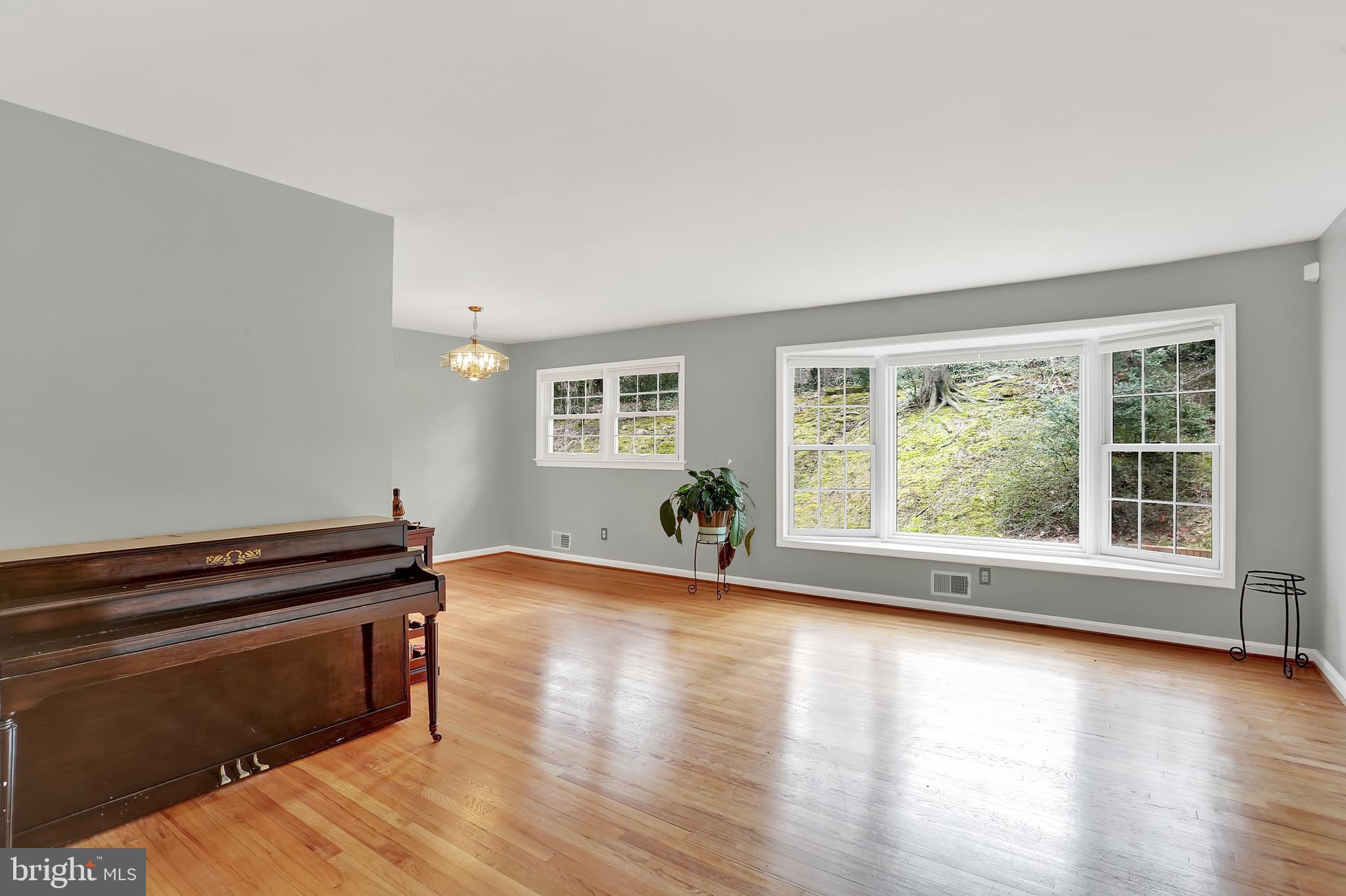 1919 Edgewater Parkway Silver Spring, MD 20903 - Photo 13 of 30 Gallery Image 13