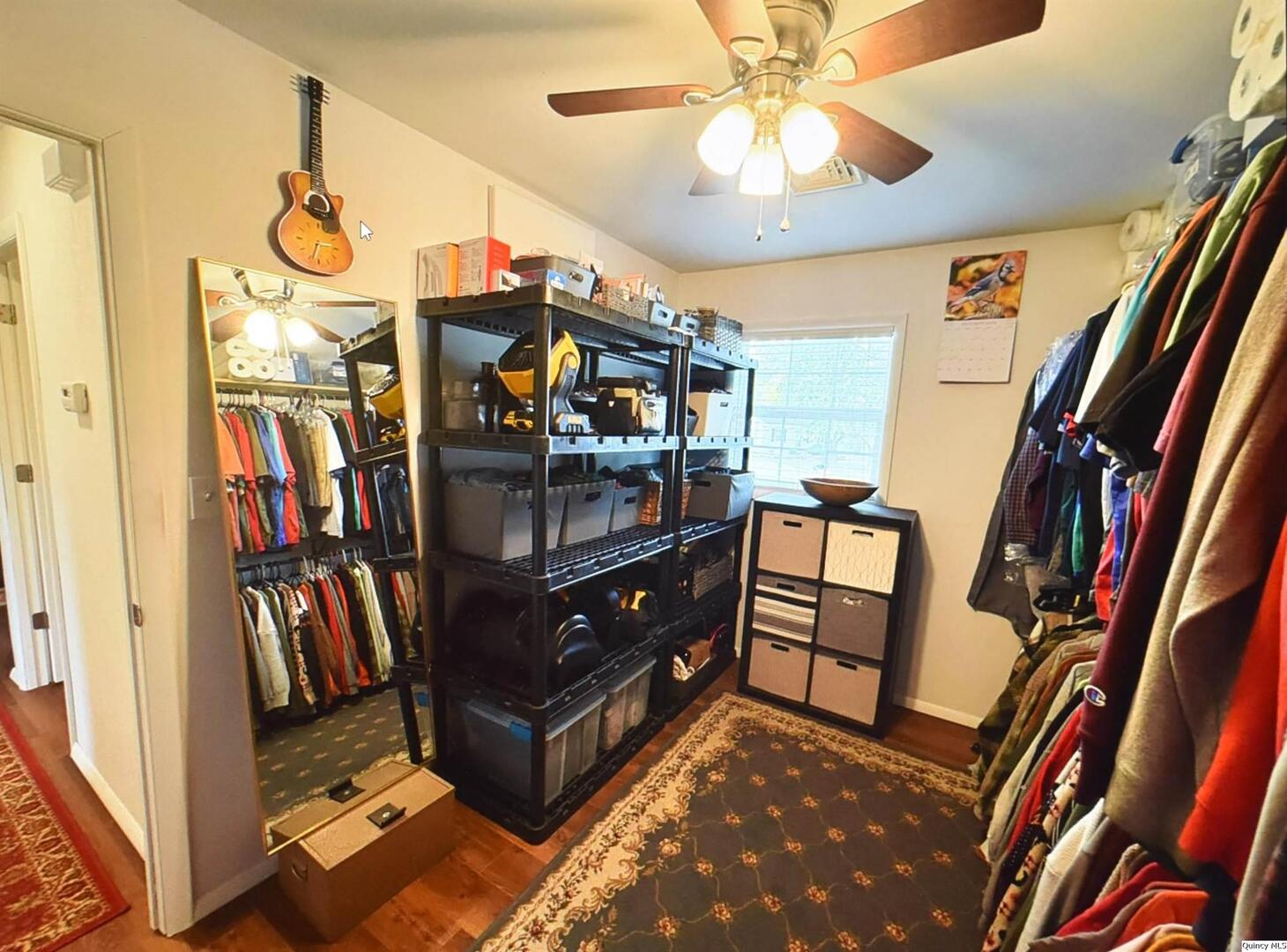 2319 Waters Court Quincy, IL 62301 - Photo 14 of 17 a view of an entryway
