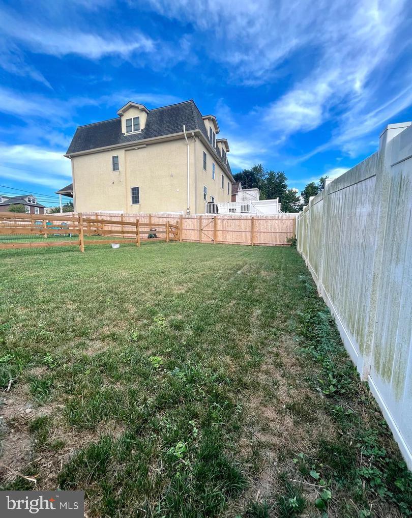 119 1/2 Maple Street, Unit 2 Conshohocken, PA 19428 - Photo 28 of 28 a view of a back yard