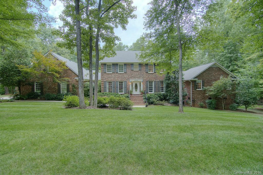 2828 Foxfire Road Charlotte, NC 28270 - Photo 1 of 24 Gallery Image 1
