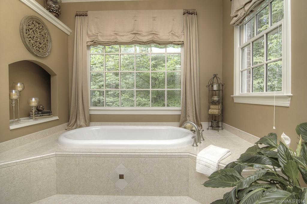 2828 Foxfire Road Charlotte, NC 28270 - Photo 15 of 24 Gallery Image 15