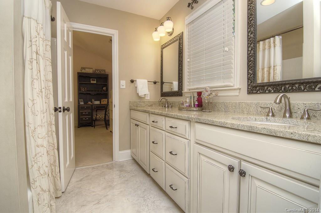 2828 Foxfire Road Charlotte, NC 28270 - Photo 18 of 24 Gallery Image 18