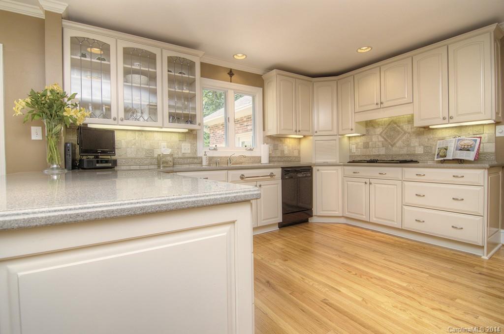 2828 Foxfire Road Charlotte, NC 28270 - Photo 10 of 24 Gallery Image 10