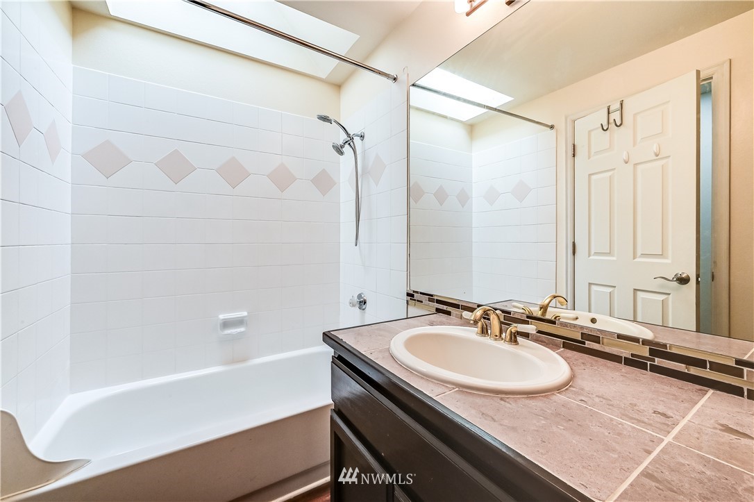 11709 Northeast 166th Court Bothell, WA 98011 - Photo 19 of 22 Gallery Image 19