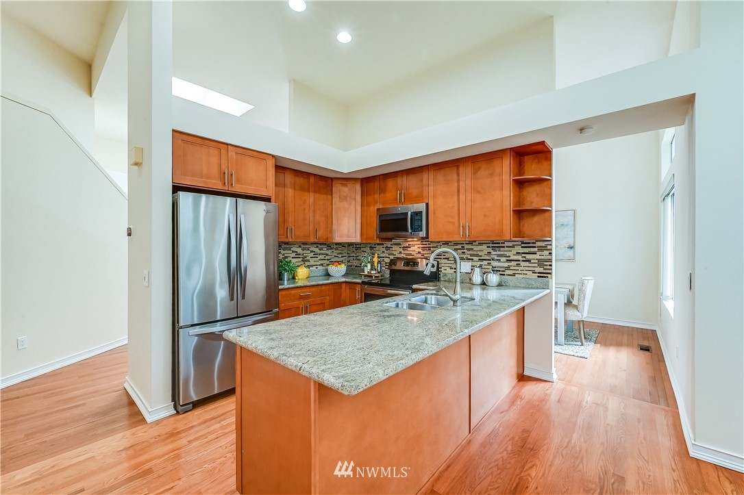11709 Northeast 166th Court Bothell, WA 98011 - Photo 7 of 22 Gallery Image 7