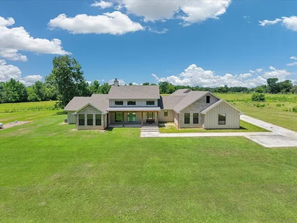 $720,000 | 176 Royce Oliver Road, Lufkin, TX 75904