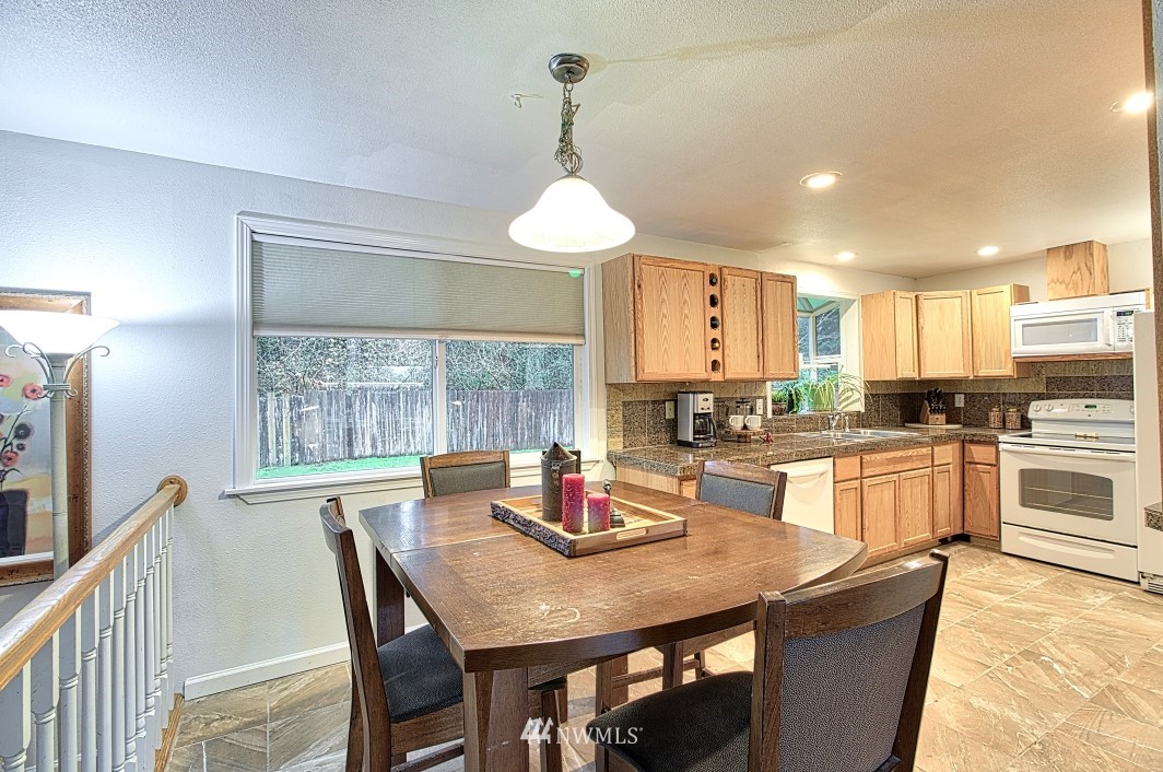 4129 Jewell Road Bothell, WA 98012 - Photo 11 of 19