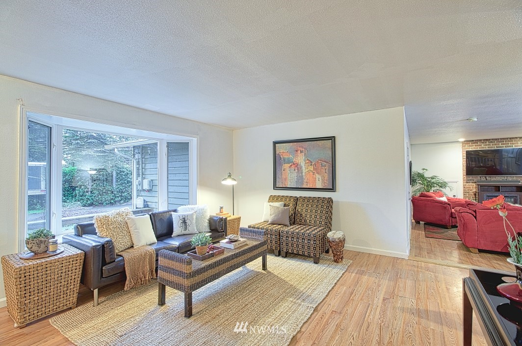 4129 Jewell Road Bothell, WA 98012 - Photo 4 of 19