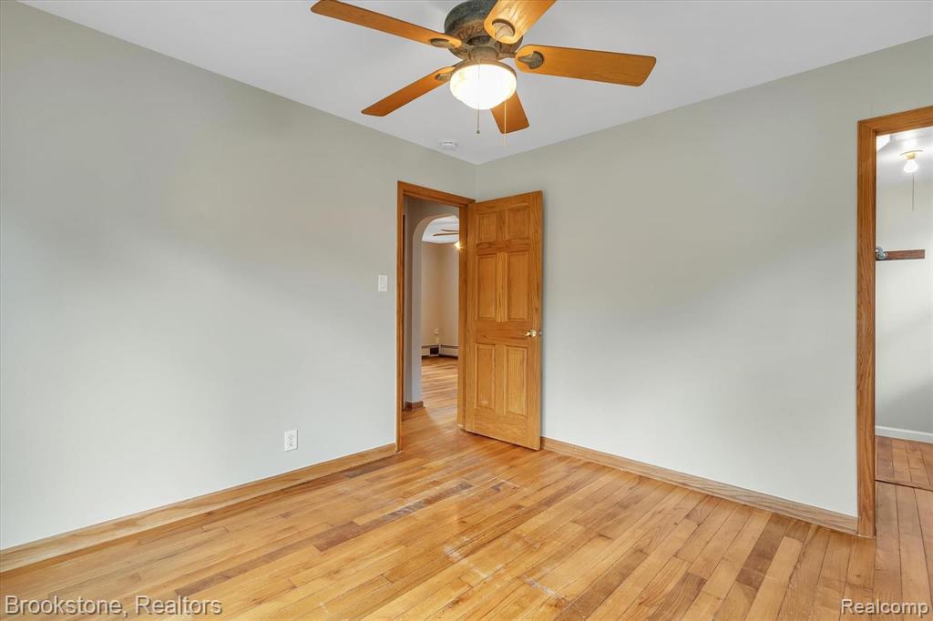 21038 Gill Road Farmington Hills, MI 48335 - Photo 13 of 25