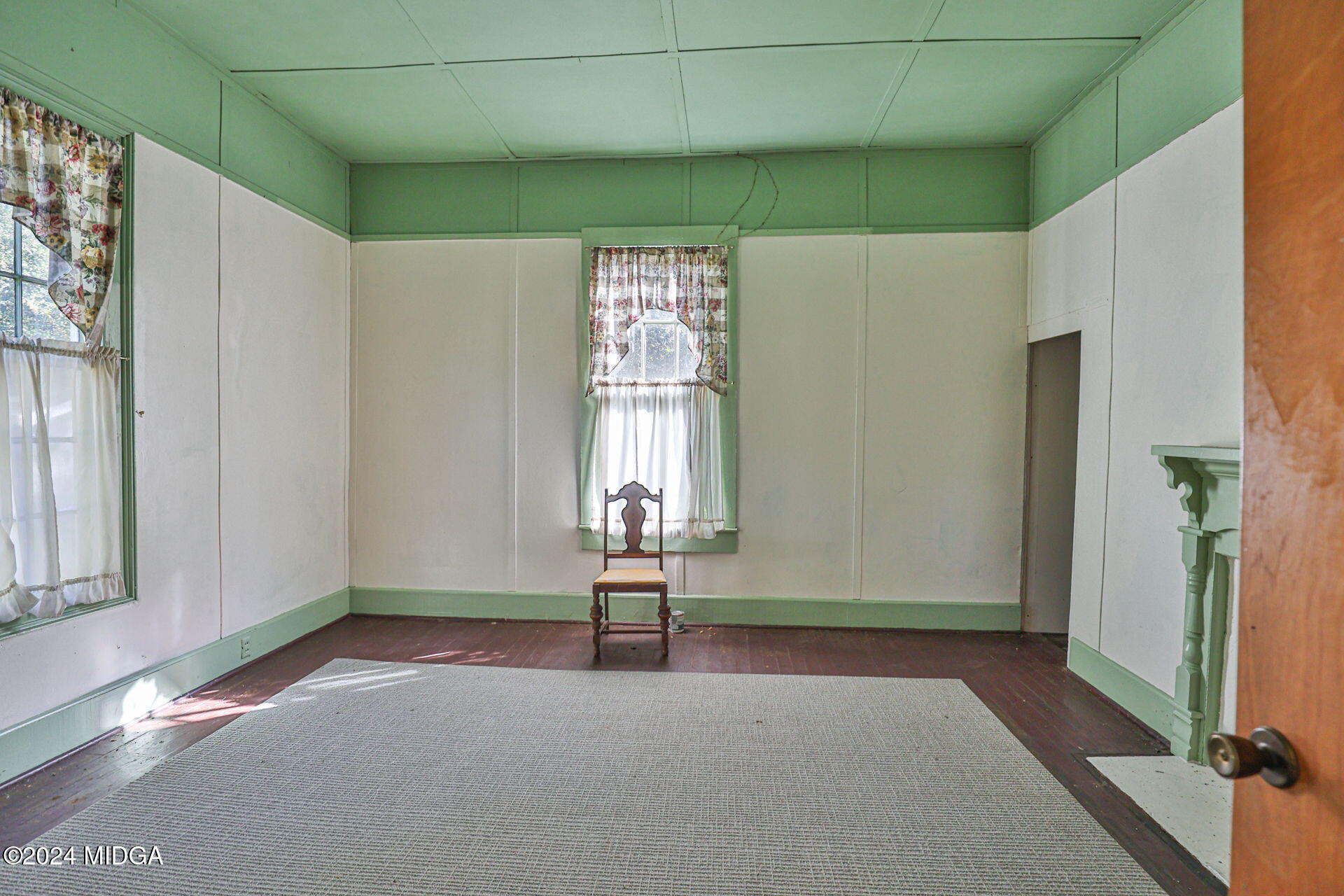 100 Minor Avenue Montezuma, GA 31063 - Photo 16 of 19 an empty room with windows