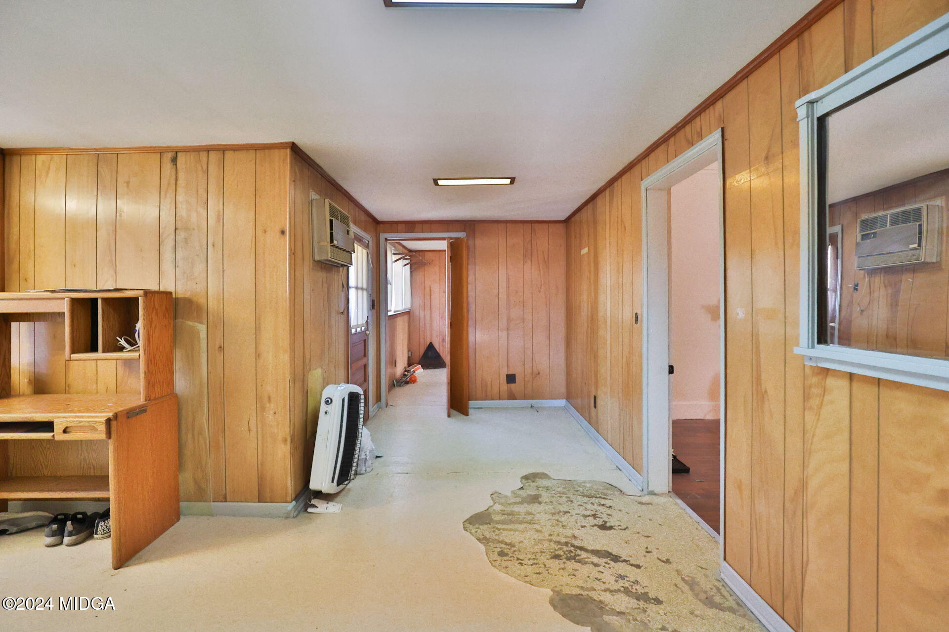 100 Minor Avenue Montezuma, GA 31063 - Photo 10 of 19 a view of a hallway with bathroom