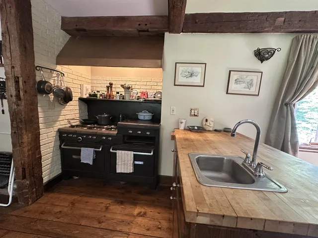 $519,000 | 16 Nutmeg Lane, West Dover, VT 05356