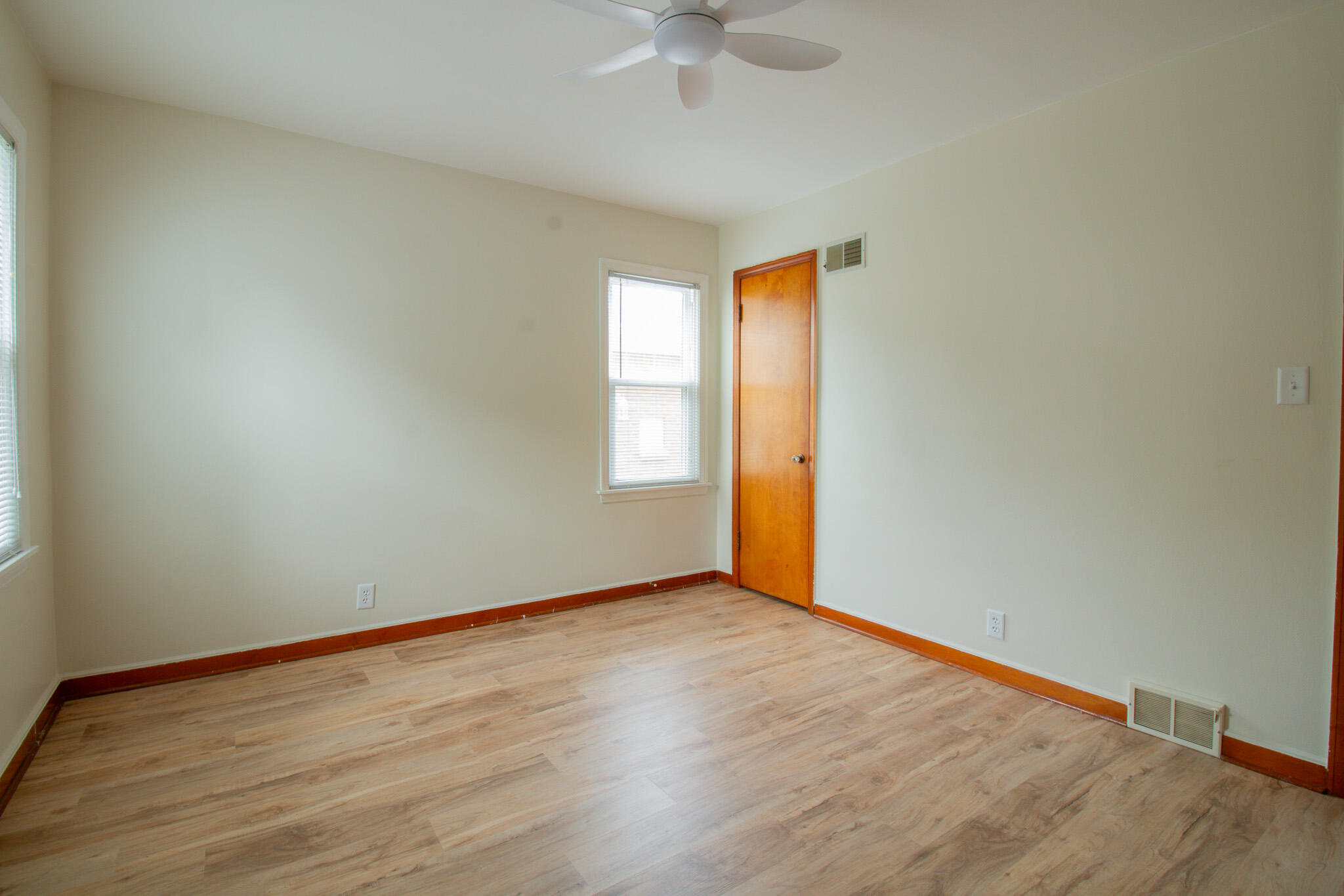 2924 South 46th Street Milwaukee, WI 53219 - Photo 17 of 22 IMG_2314