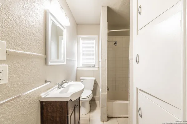 $1,195 | 217 Natalen Avenue, Unit 3, San Antonio, TX 78209